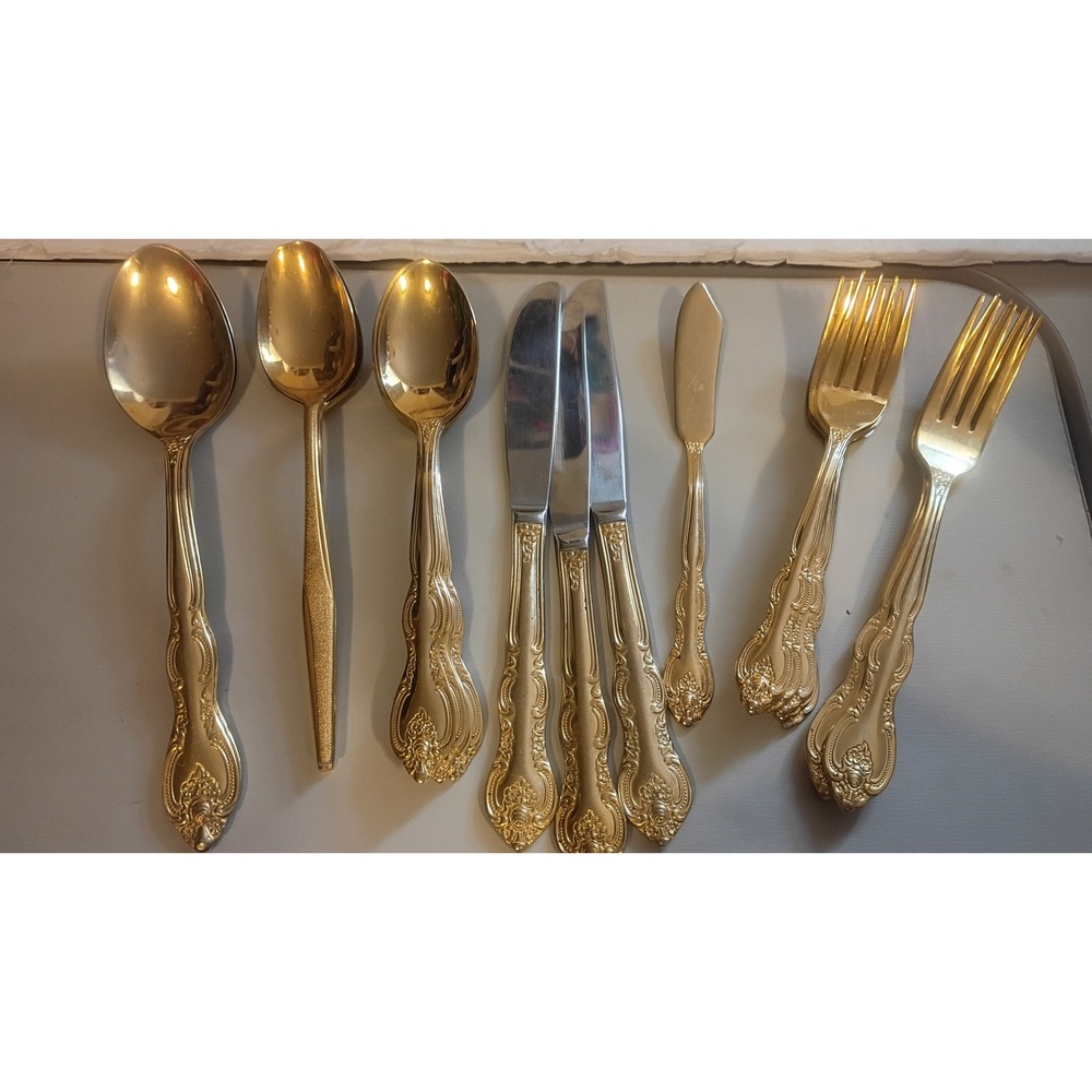 International Silver Gold Tone Flatware Set Ornate Scroll Mixed Lot 20 Pieces